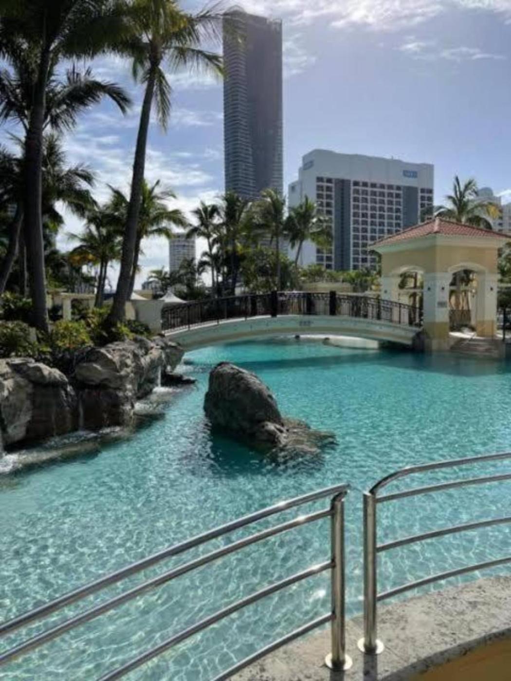Oceanview Bliss Lv 24 Chevron Renaissance Retreat Apartment Gold Coast